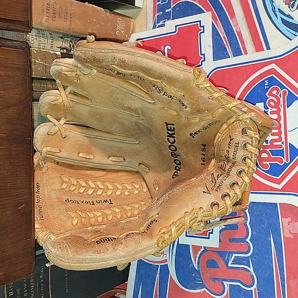 Vtg Ted Williams glove - Picture 3 of 10